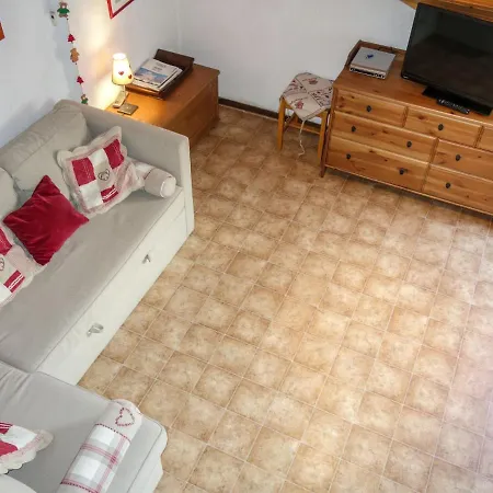 La Comtesse-7 Apartment *
